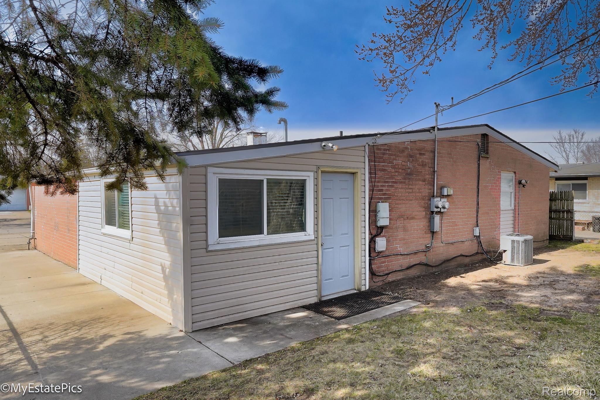 547 S Hawthorne Street Property Photo 6