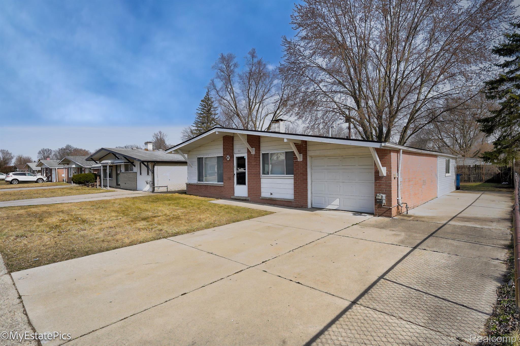 547 S Hawthorne Street Property Photo 7