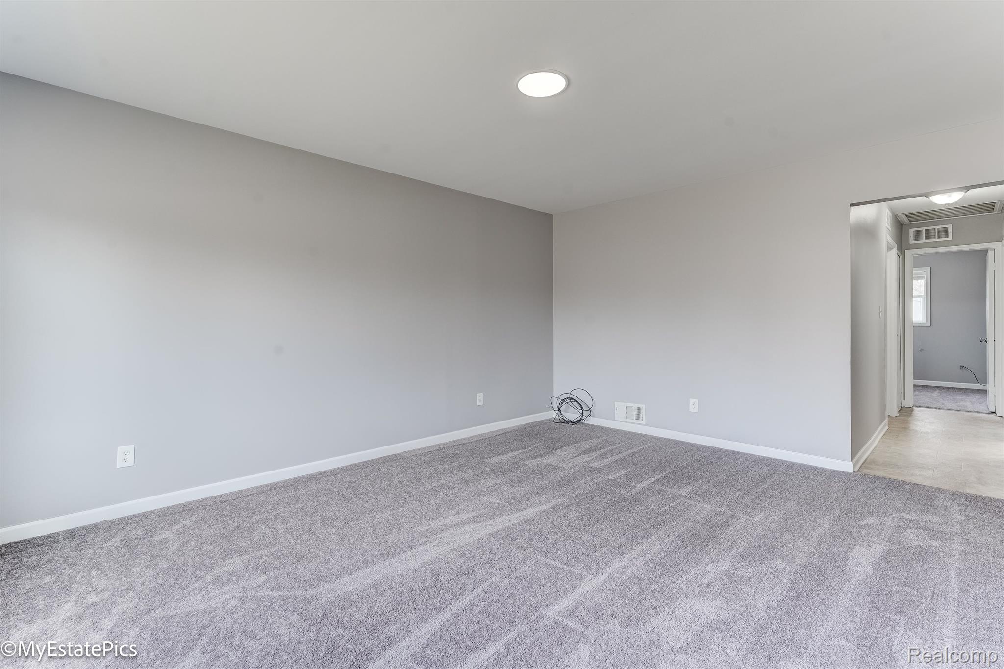547 S Hawthorne Street Property Photo 12