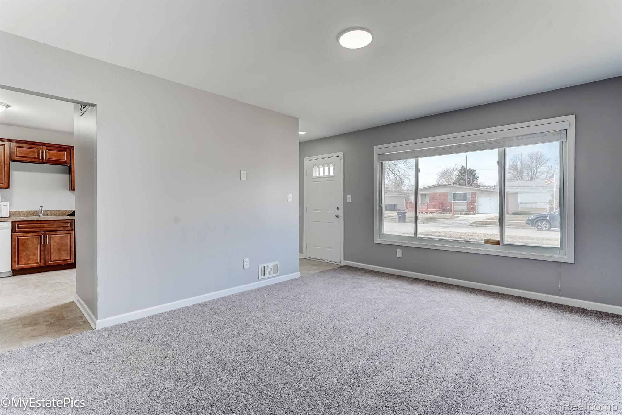 547 S Hawthorne Street Property Photo 14