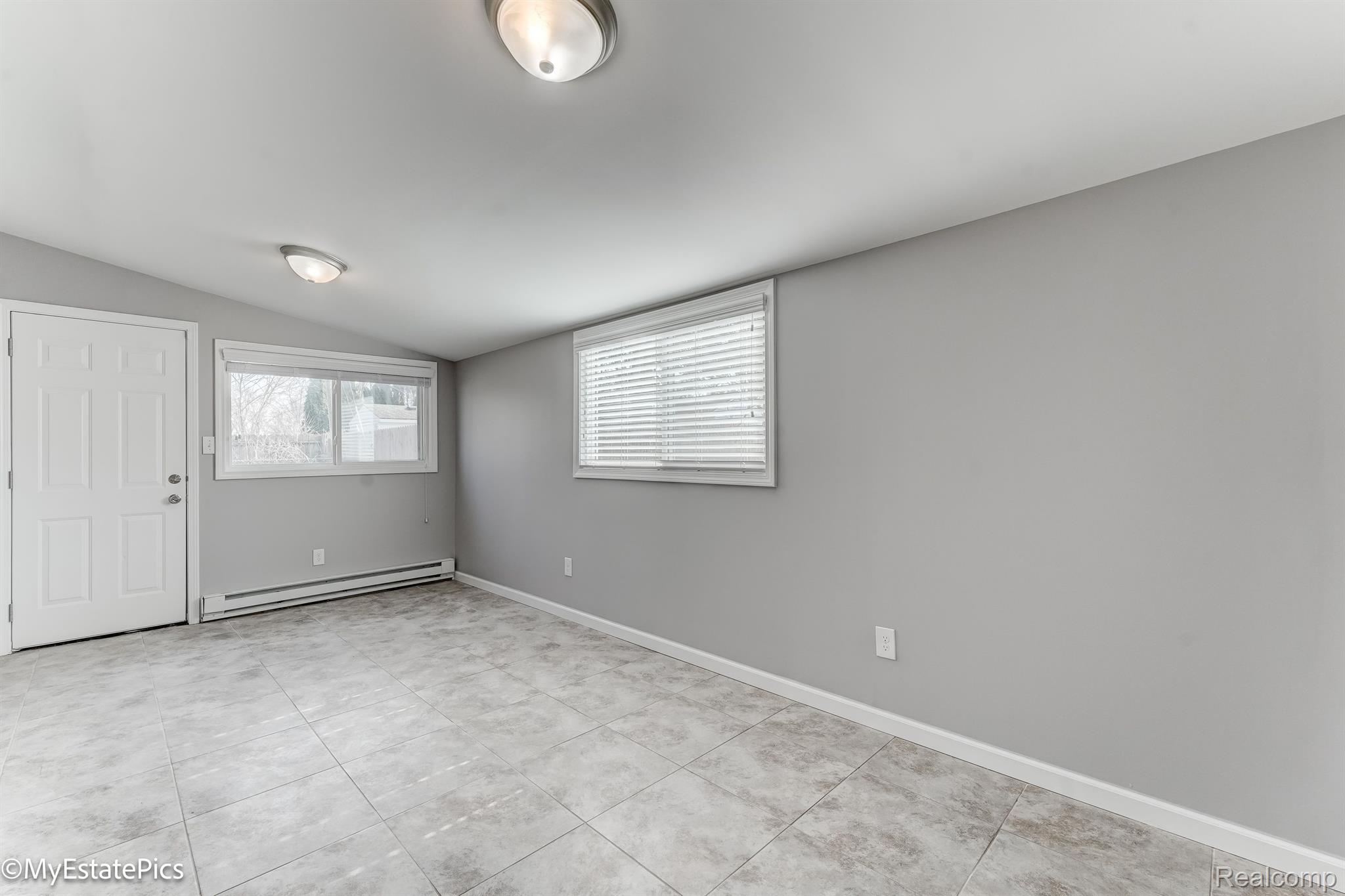 547 S Hawthorne Street Property Photo 29