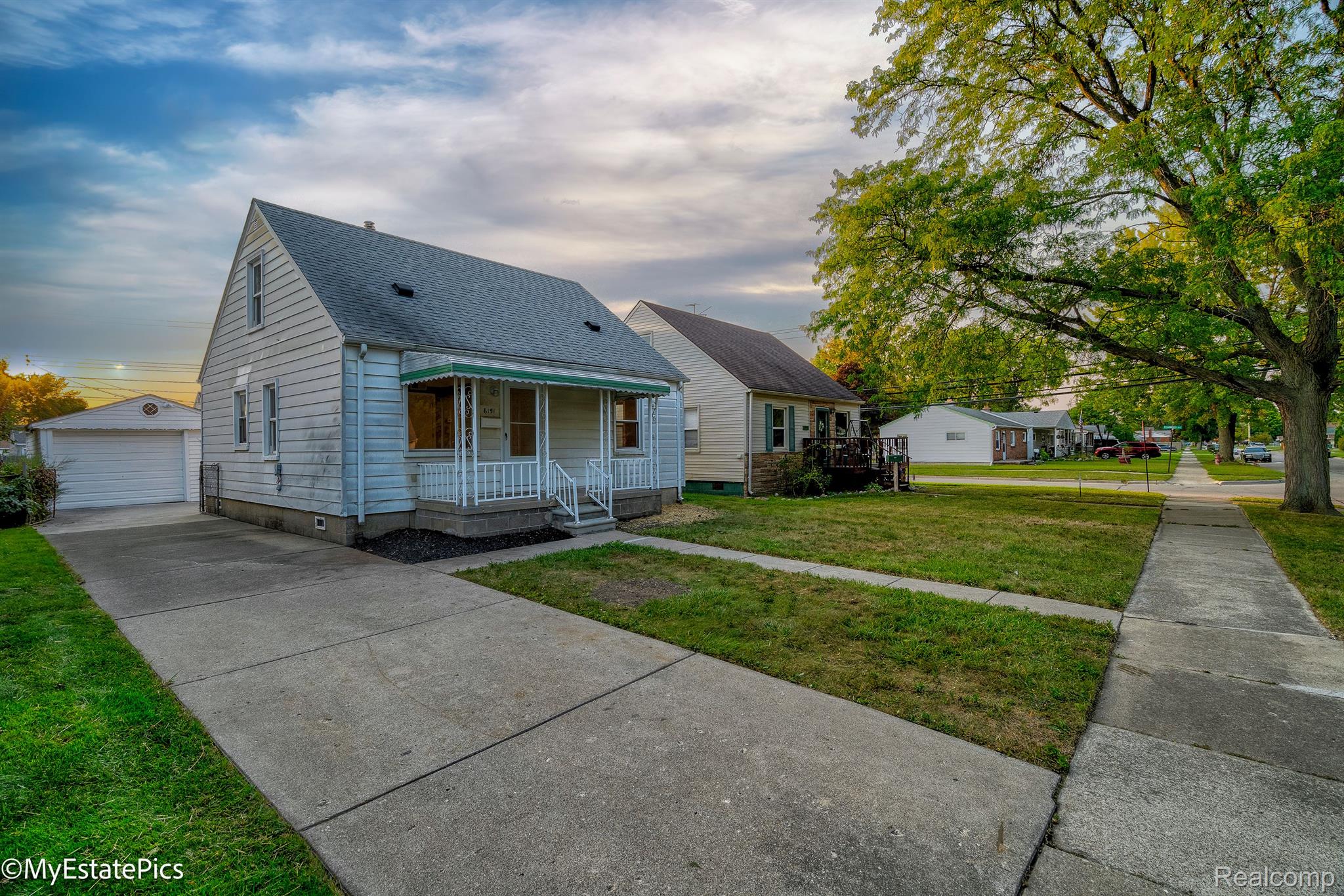 6151 Helen Street Property Photo 2