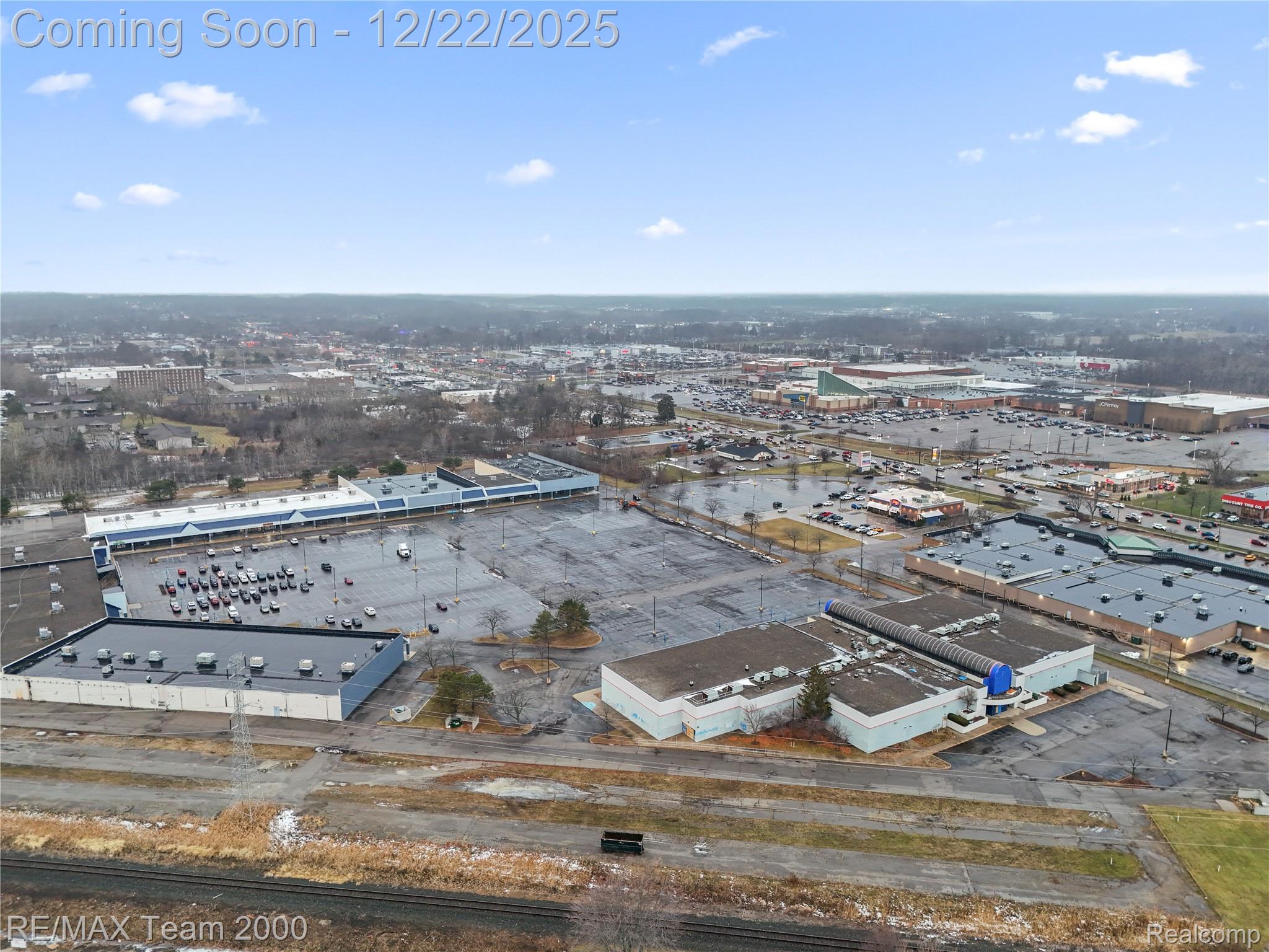 22263-23307 Eureka Road Property Photo 12