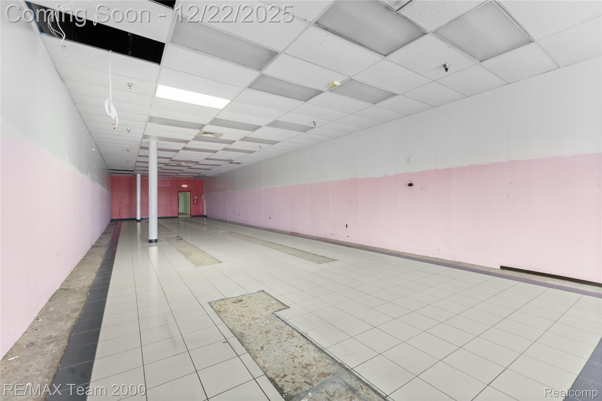 22263-23307 Eureka Road Property Photo 23