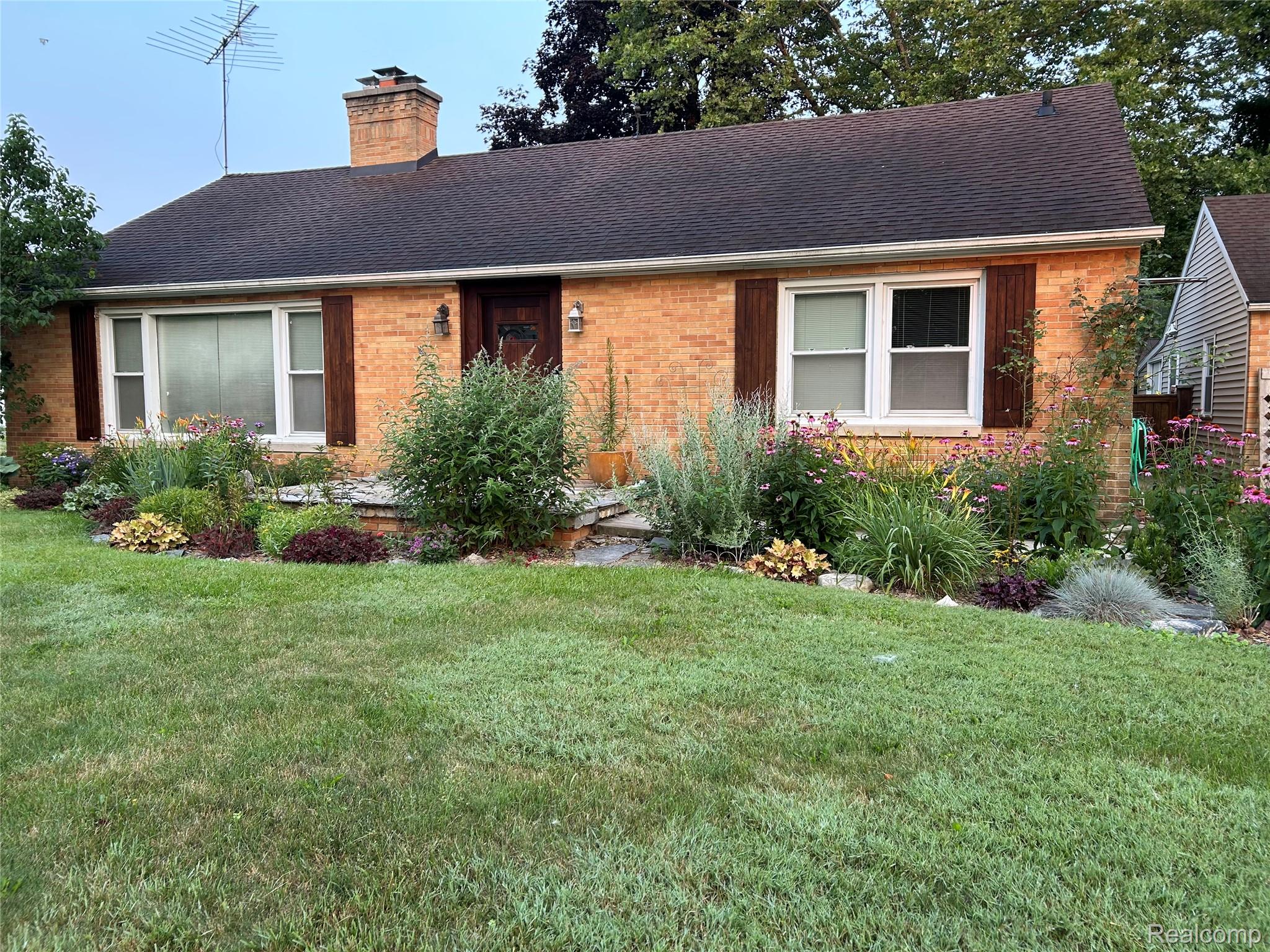 401 Richard Avenue Property Photo 1