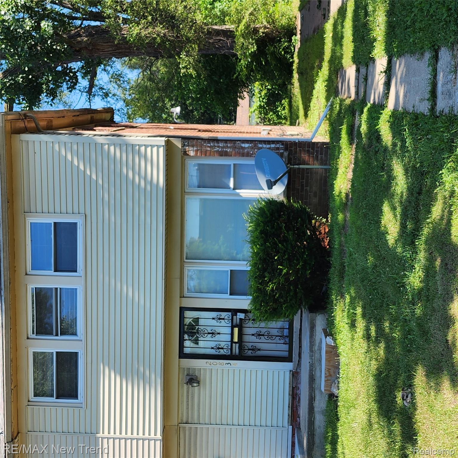 20834 Pembroke Avenue Property Photo 1