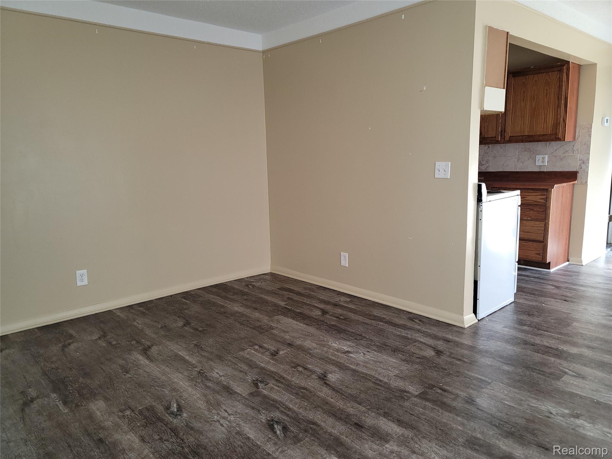 16470 E 9 Mile 104 Property Photo 3