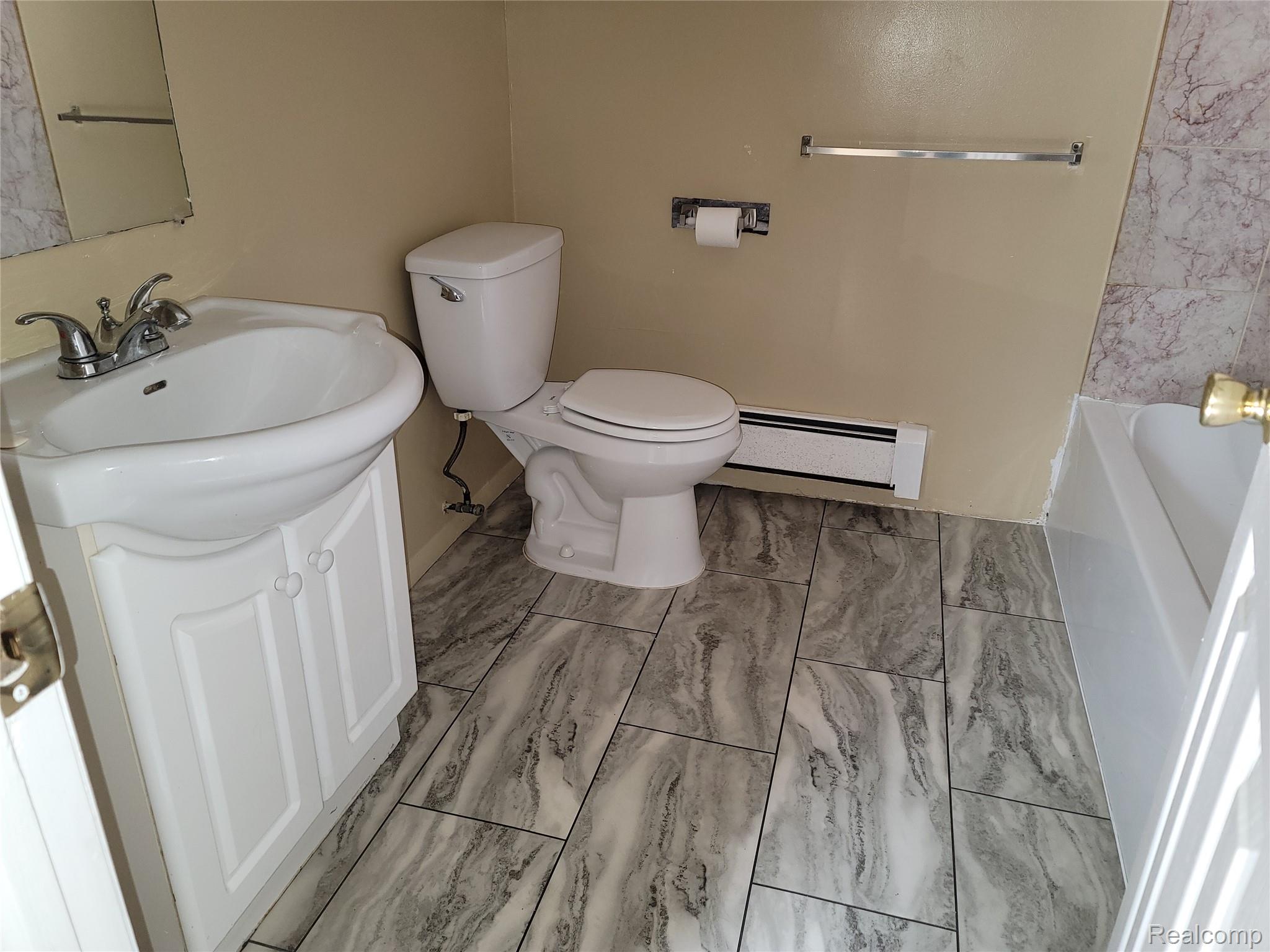 16470 E 9 Mile 104 Property Photo 6