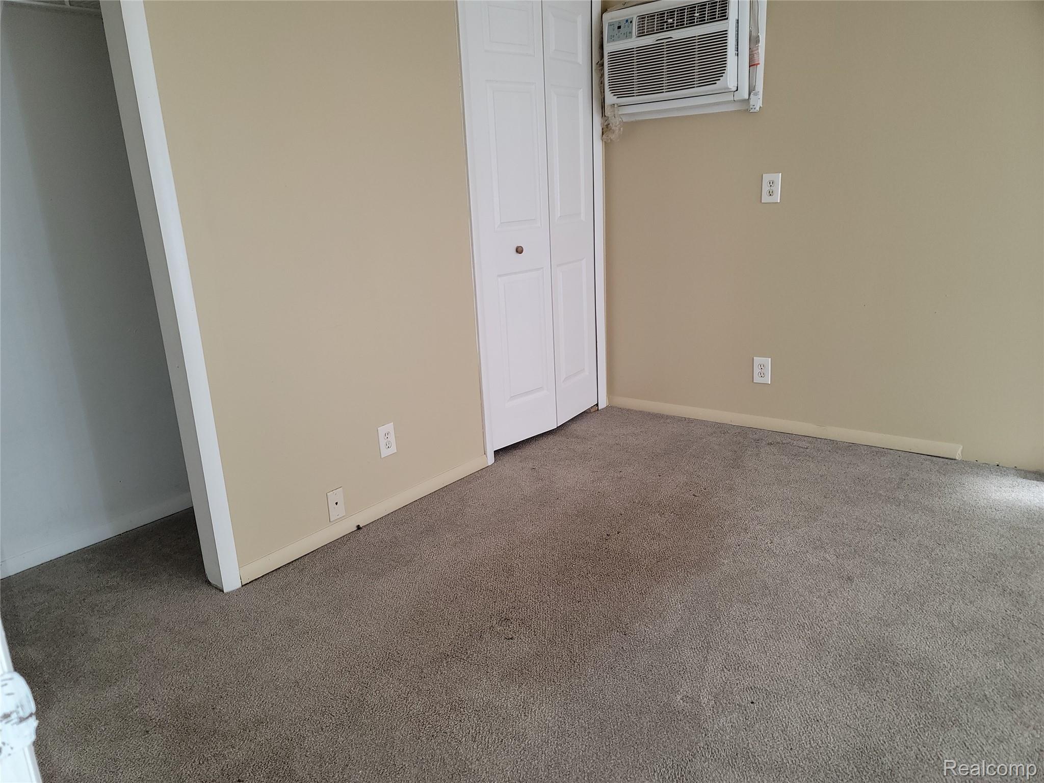 16470 E 9 Mile 104 Property Photo 8