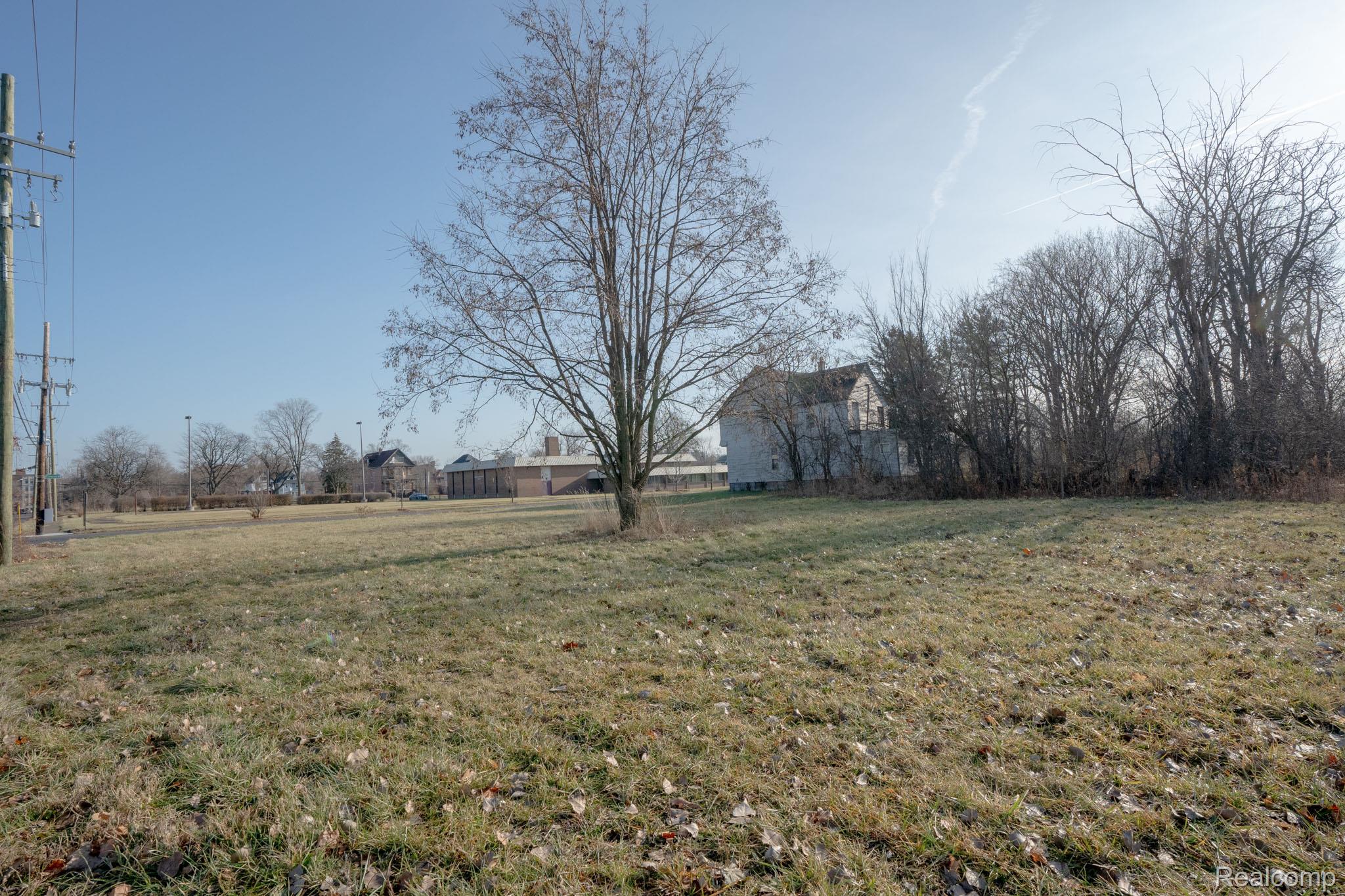 1251 Concord Street Property Photo 3