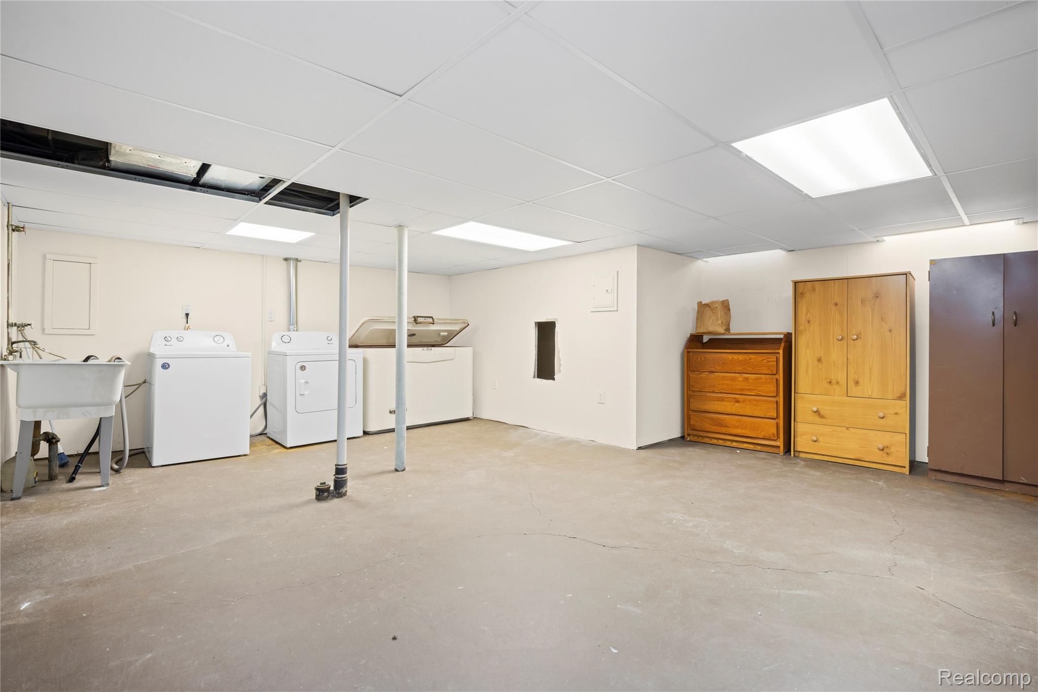22592 Masonic Property Photo 38