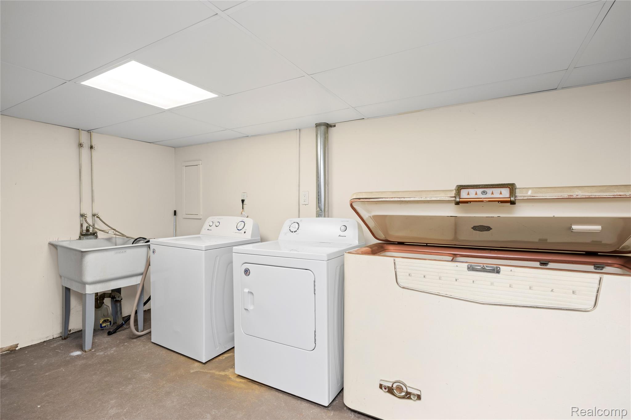 22592 Masonic Property Photo 40