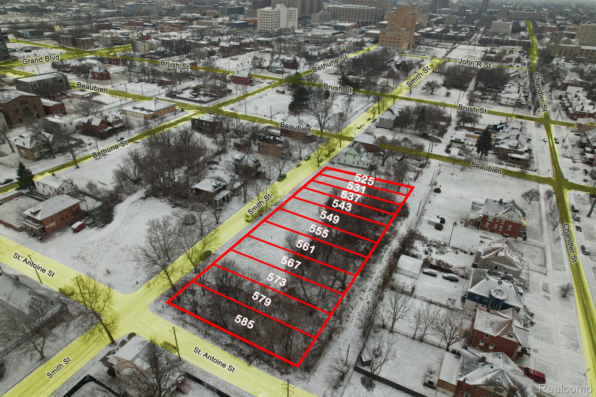 555 Smith Street Property Photo 4