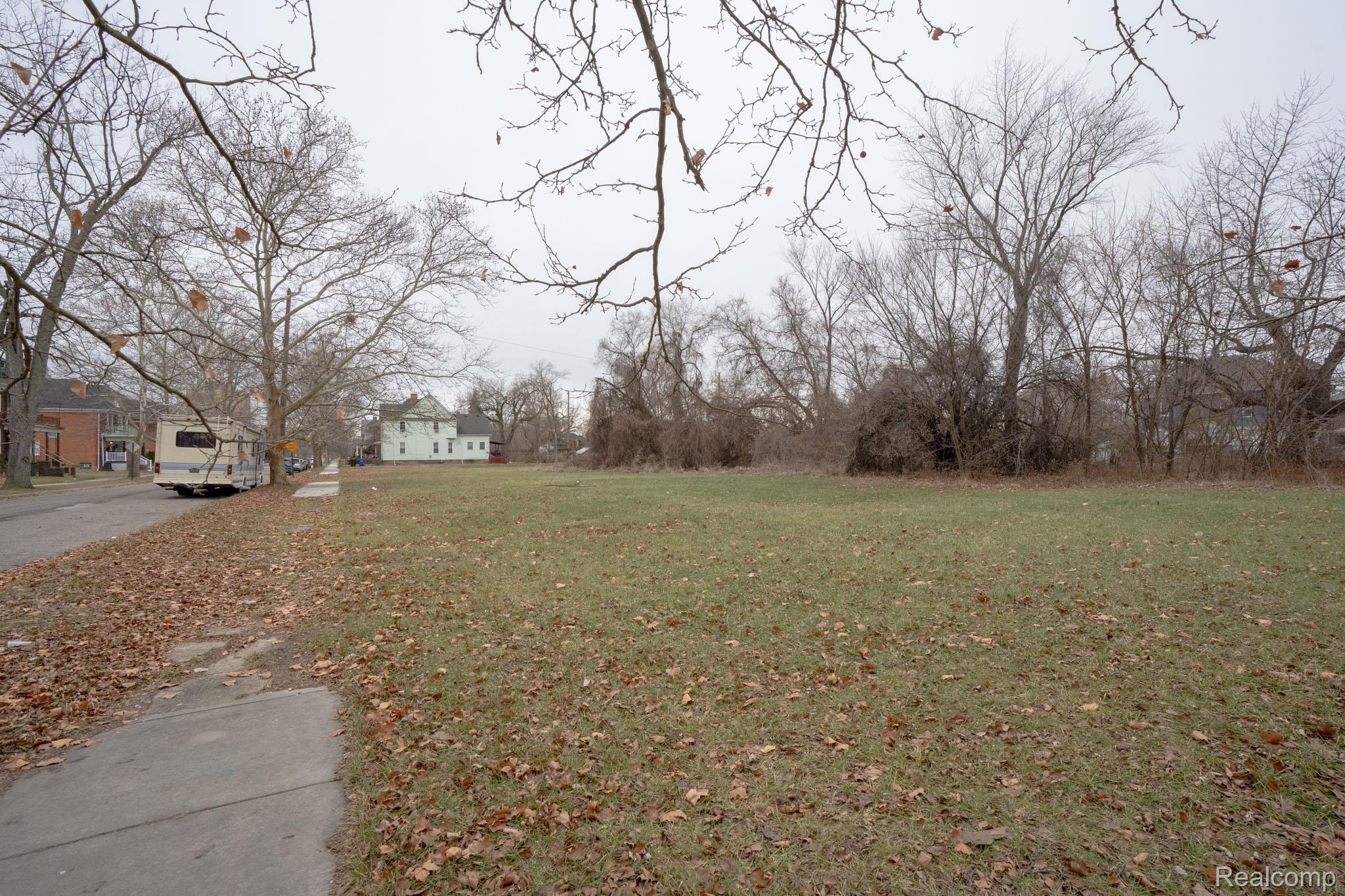 555 Smith Street Property Photo 6