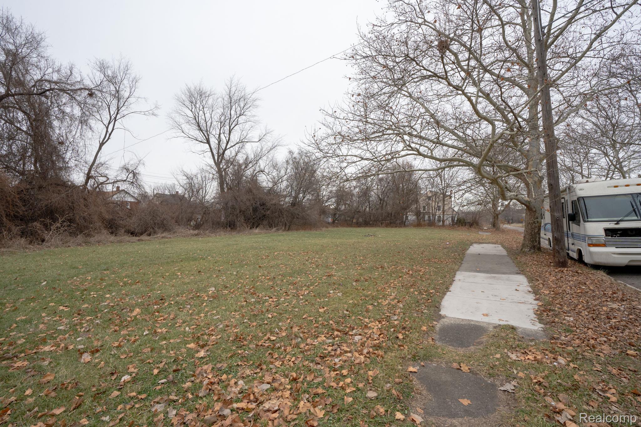 555 Smith Street Property Photo 7