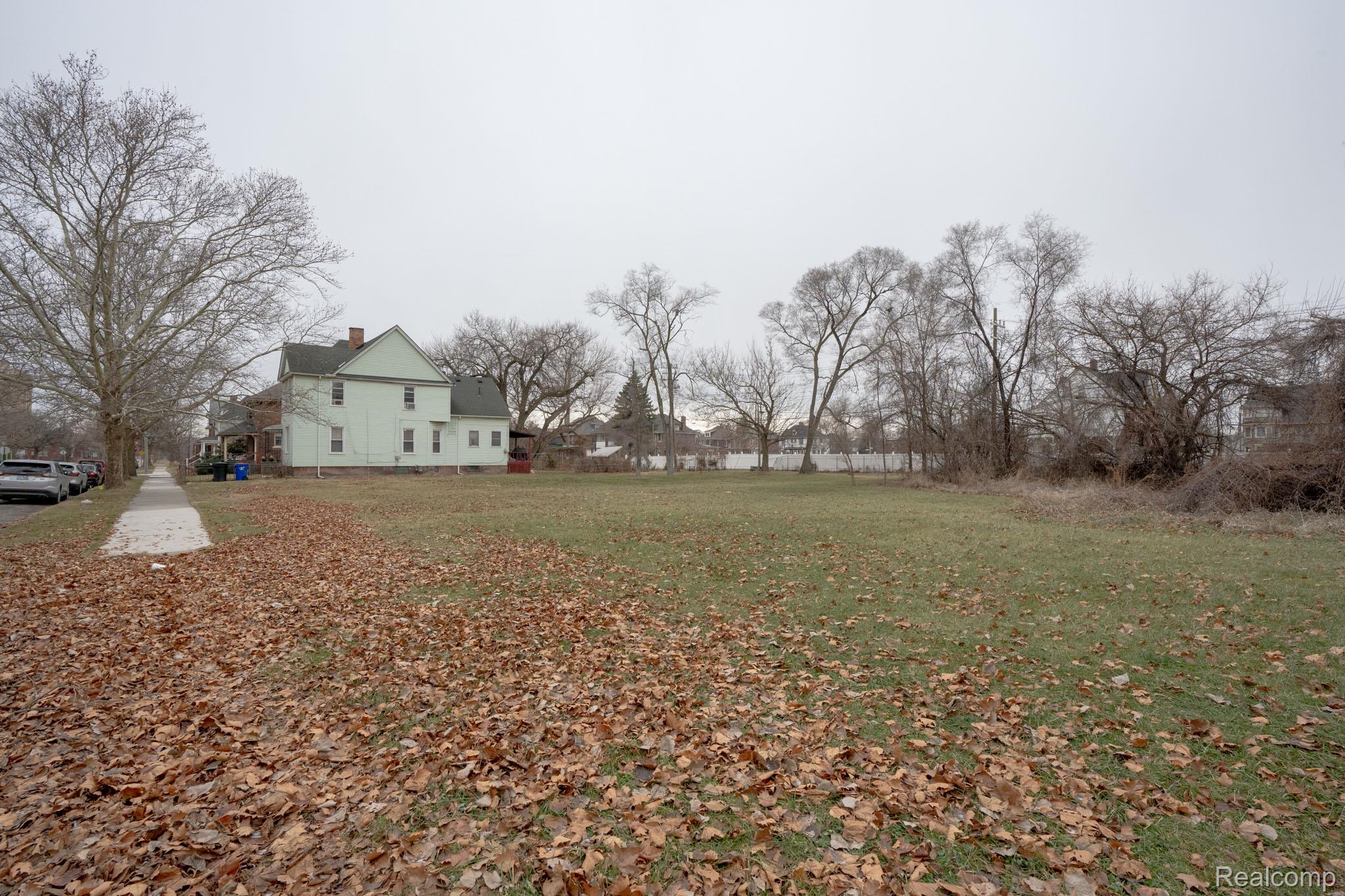 555 Smith Street Property Photo 9