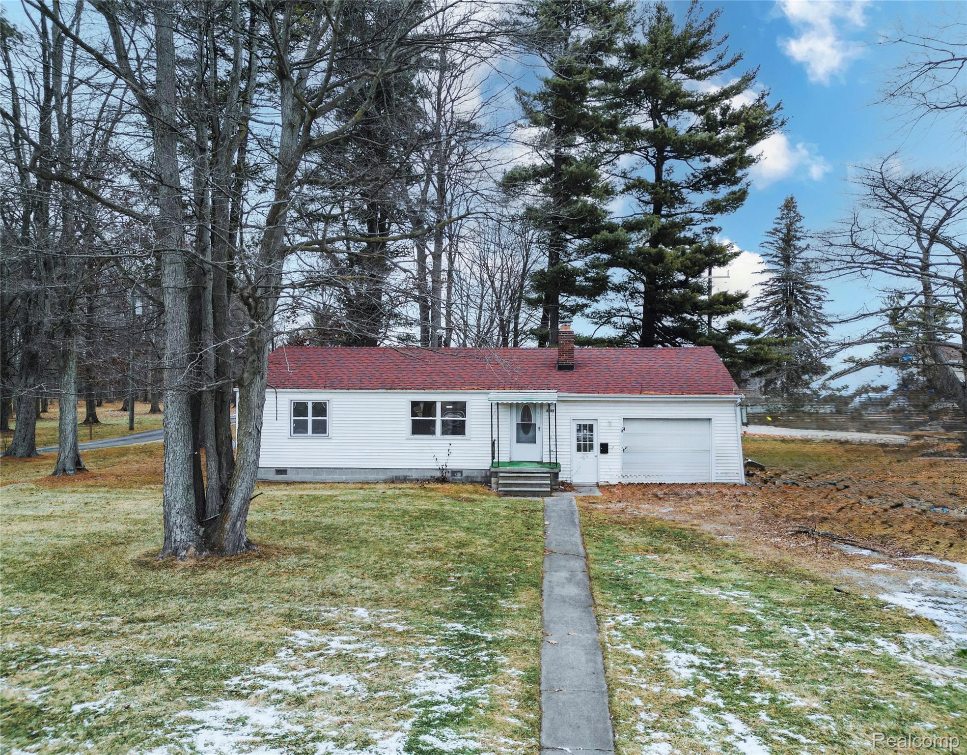 5602 Lapeer Road Property Photo 1