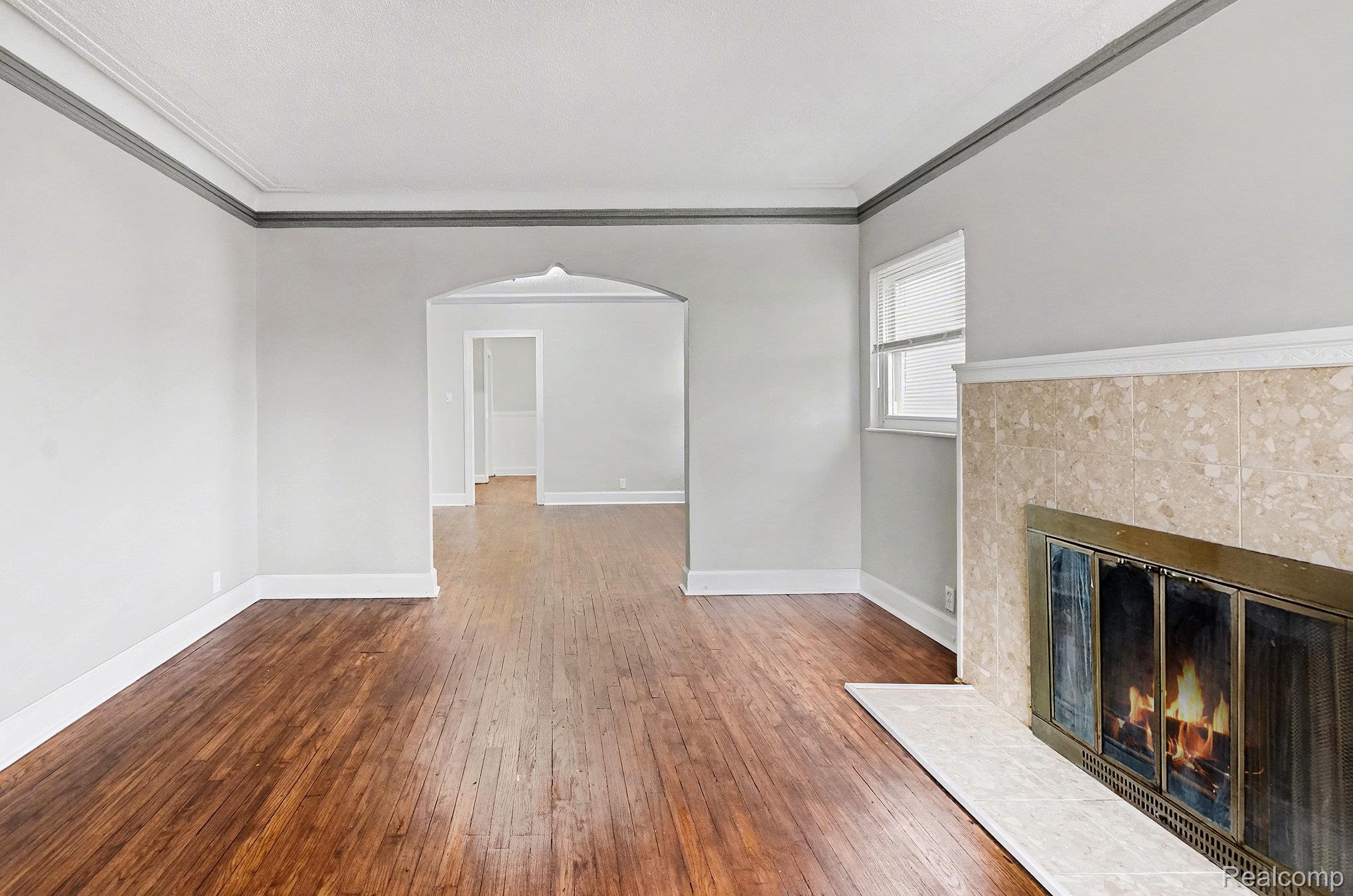 15065 Lincoln Avenue Property Photo 8