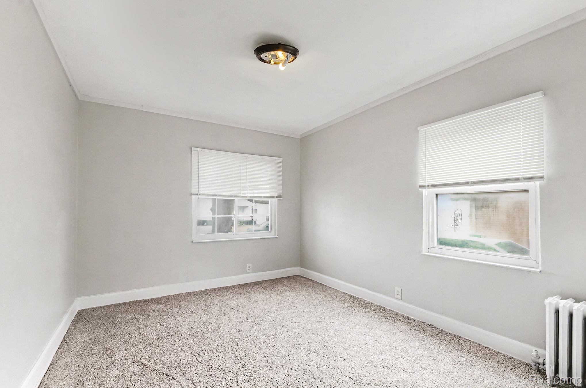 15065 Lincoln Avenue Property Photo 16