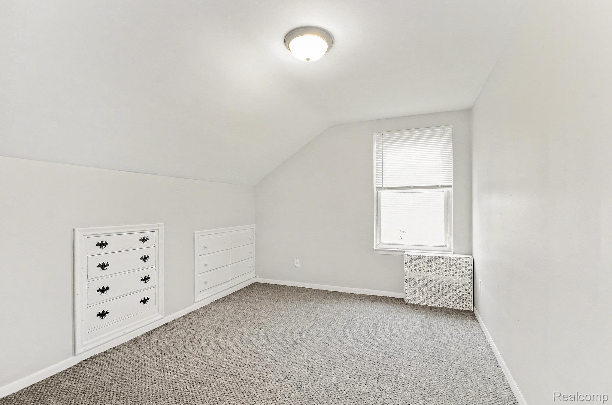 15065 Lincoln Avenue Property Photo 20