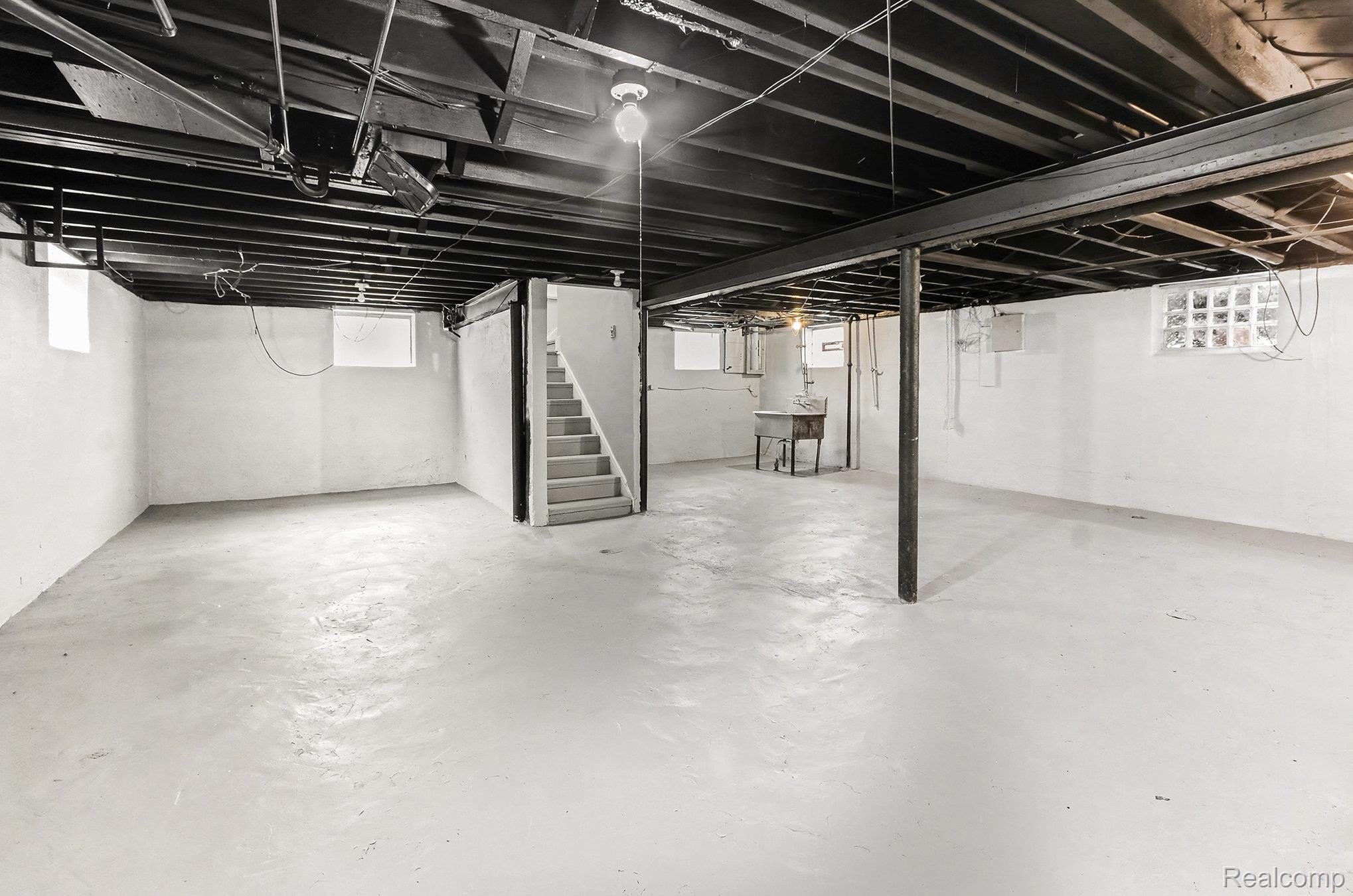 15065 Lincoln Avenue Property Photo 23