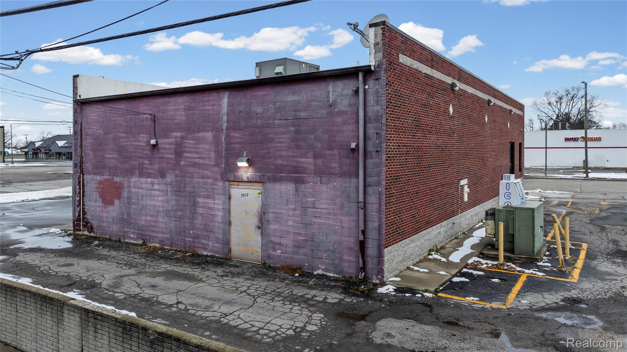 7512 9 Mile Property Photo 23