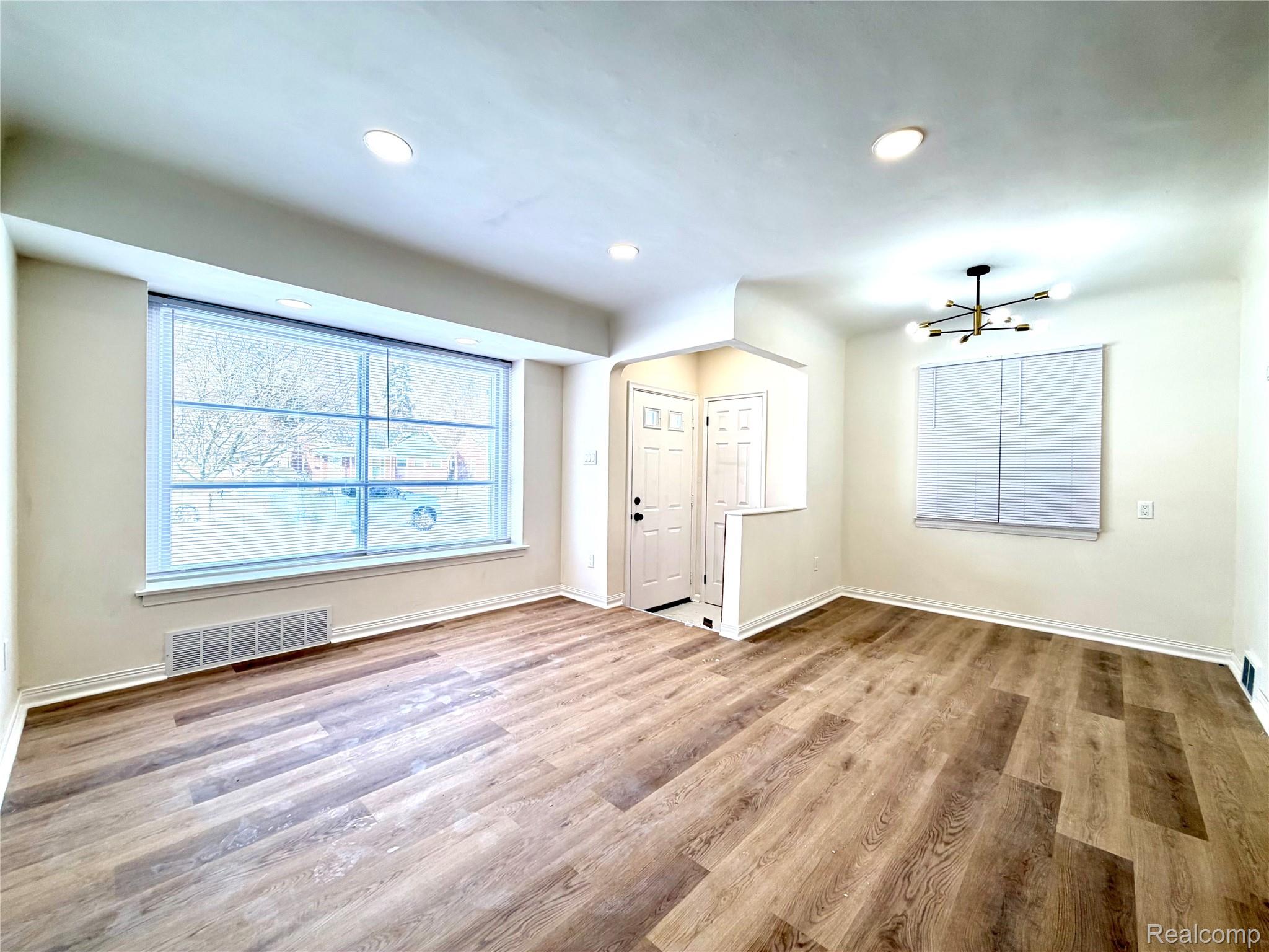 9550 Heyden Street Property Photo 10