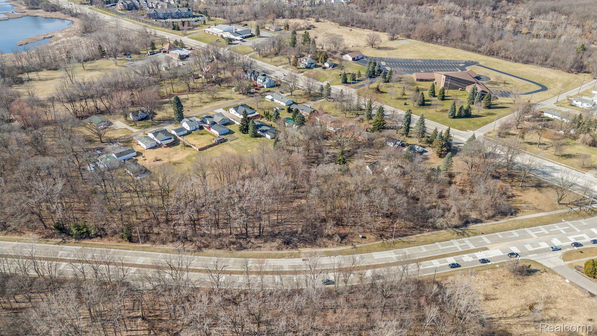 405 W Walton Boulevard Property Photo 8