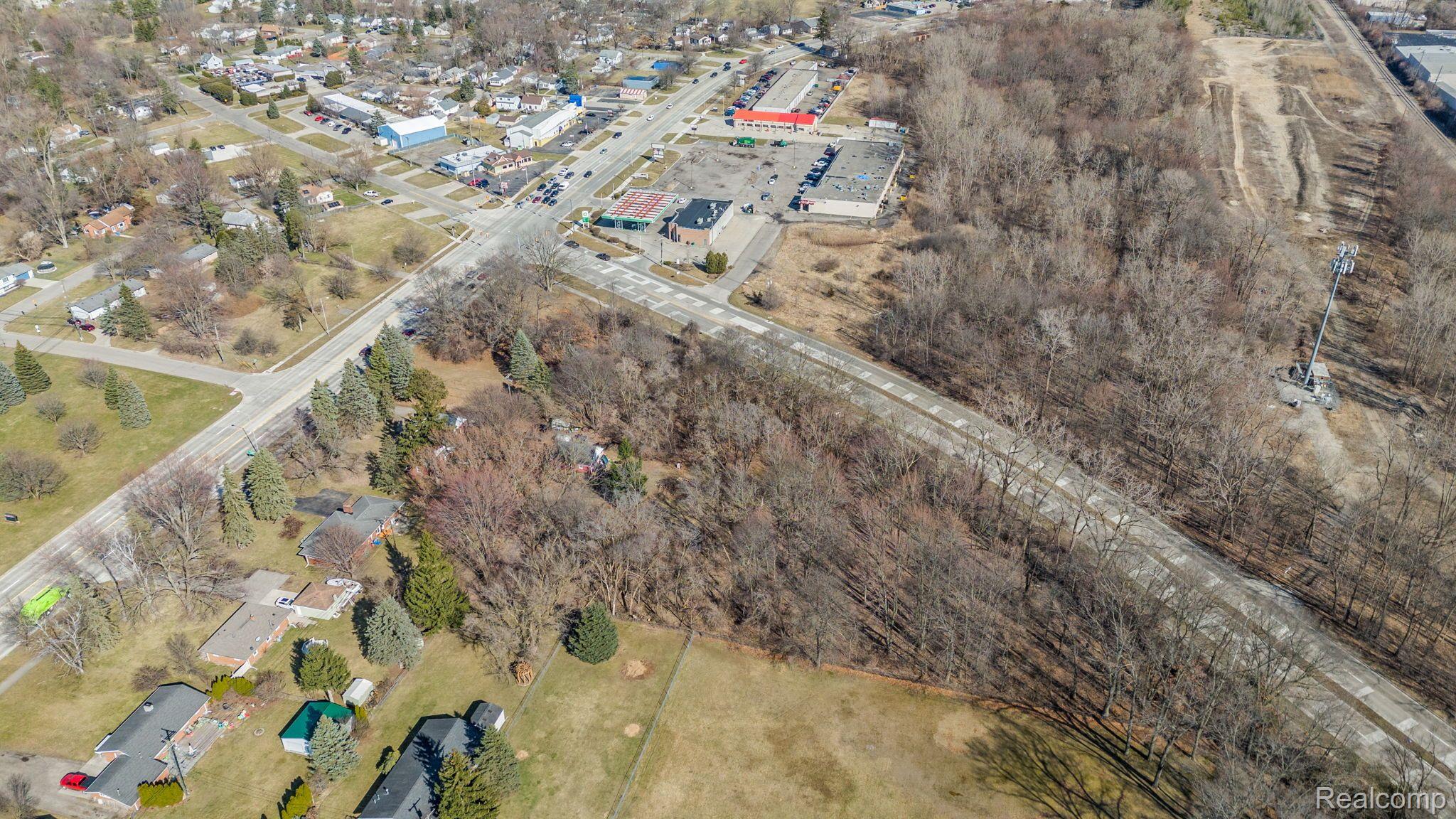 405 W Walton Boulevard Property Photo 9