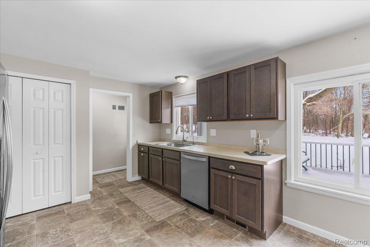 4666 Brighton Road Property Photo 27