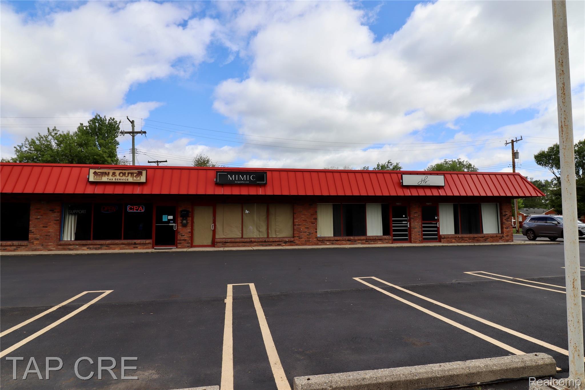 27520 7 Mile Road Property Photo 2