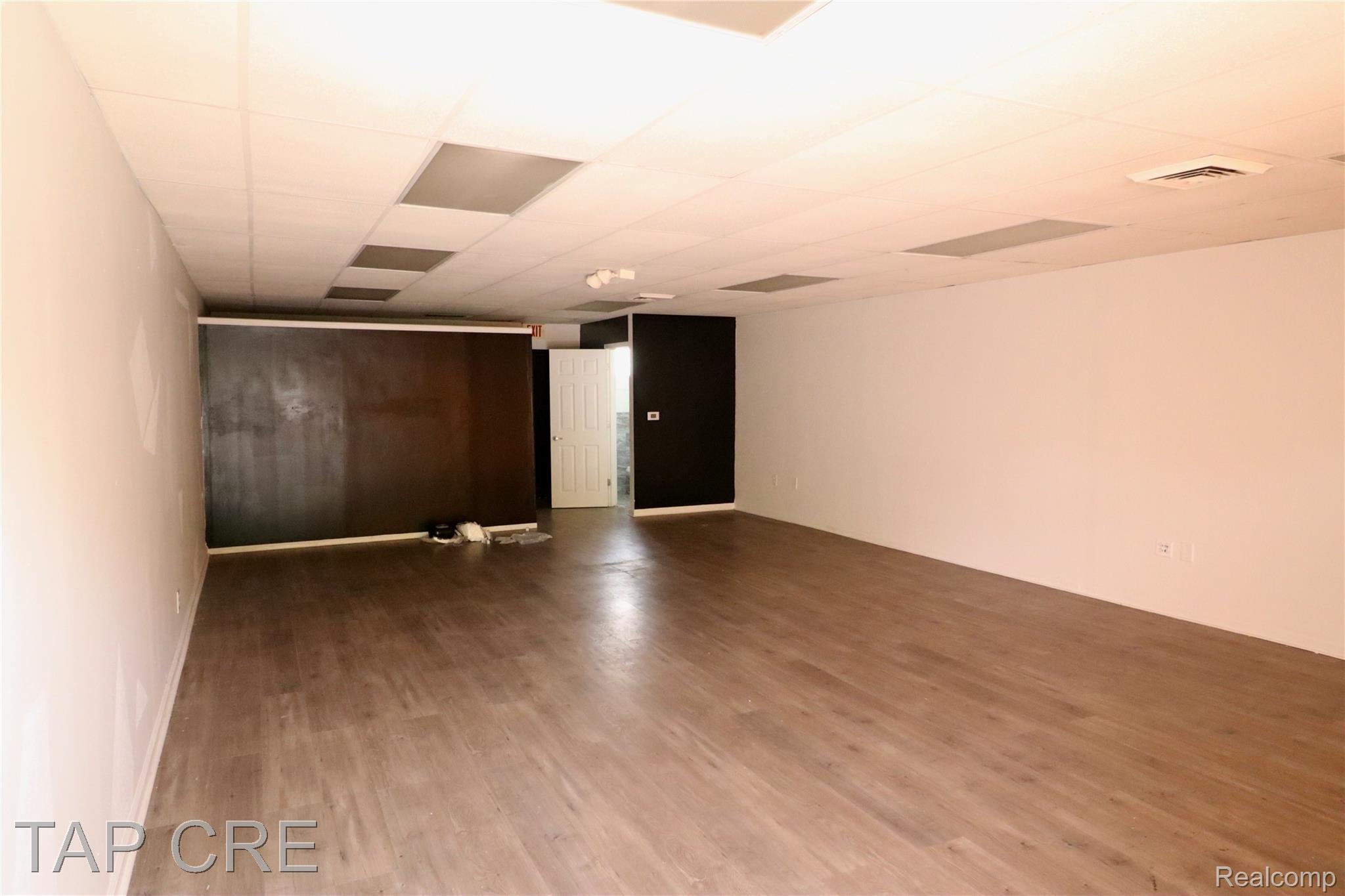 27520 7 Mile Road Property Photo 3