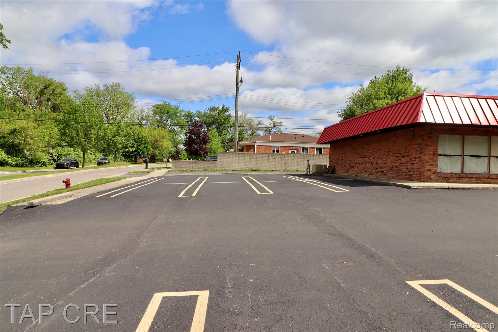 27520 7 Mile Road Property Photo 6