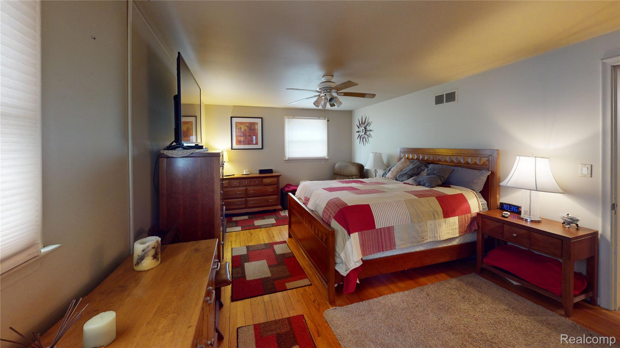 721 S Michigan Property Photo 7