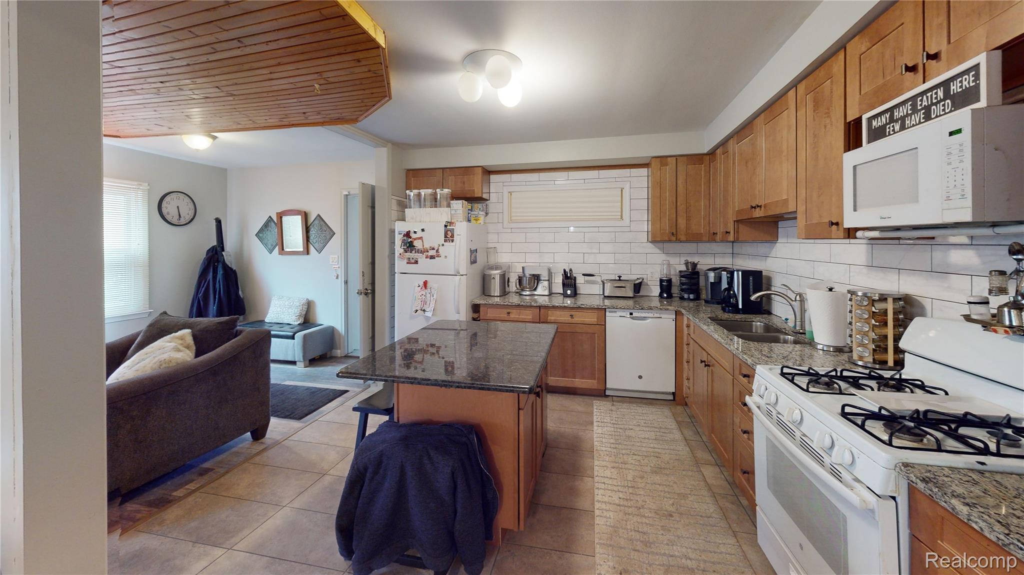 721 S Michigan Property Photo 8