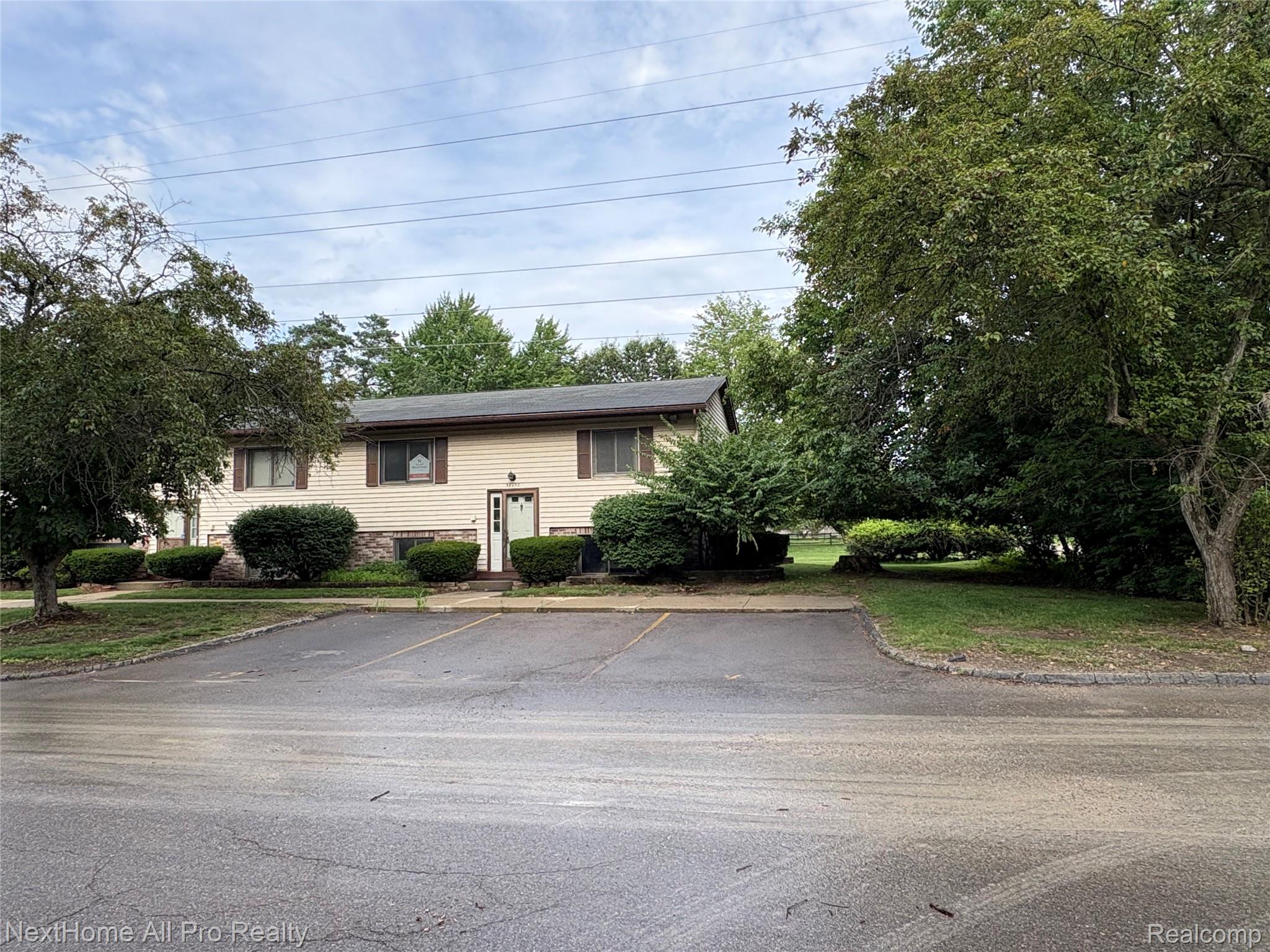 38032 Hixford Place Property Photo 1