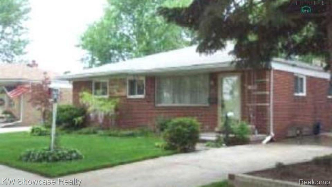 24845 Ridgecroft Avenue Property Photo 1