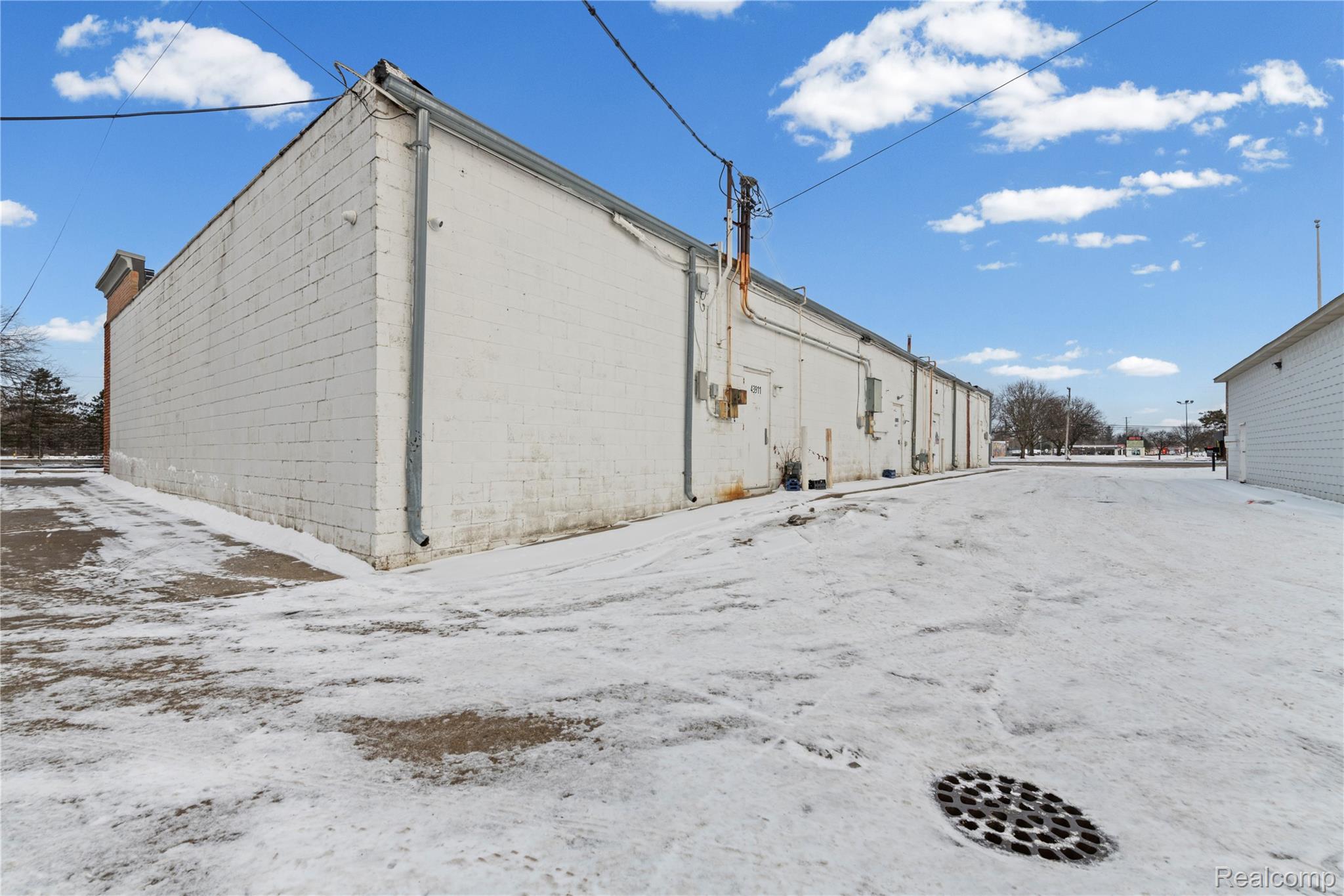 43911 Van Dyke Property Photo 27