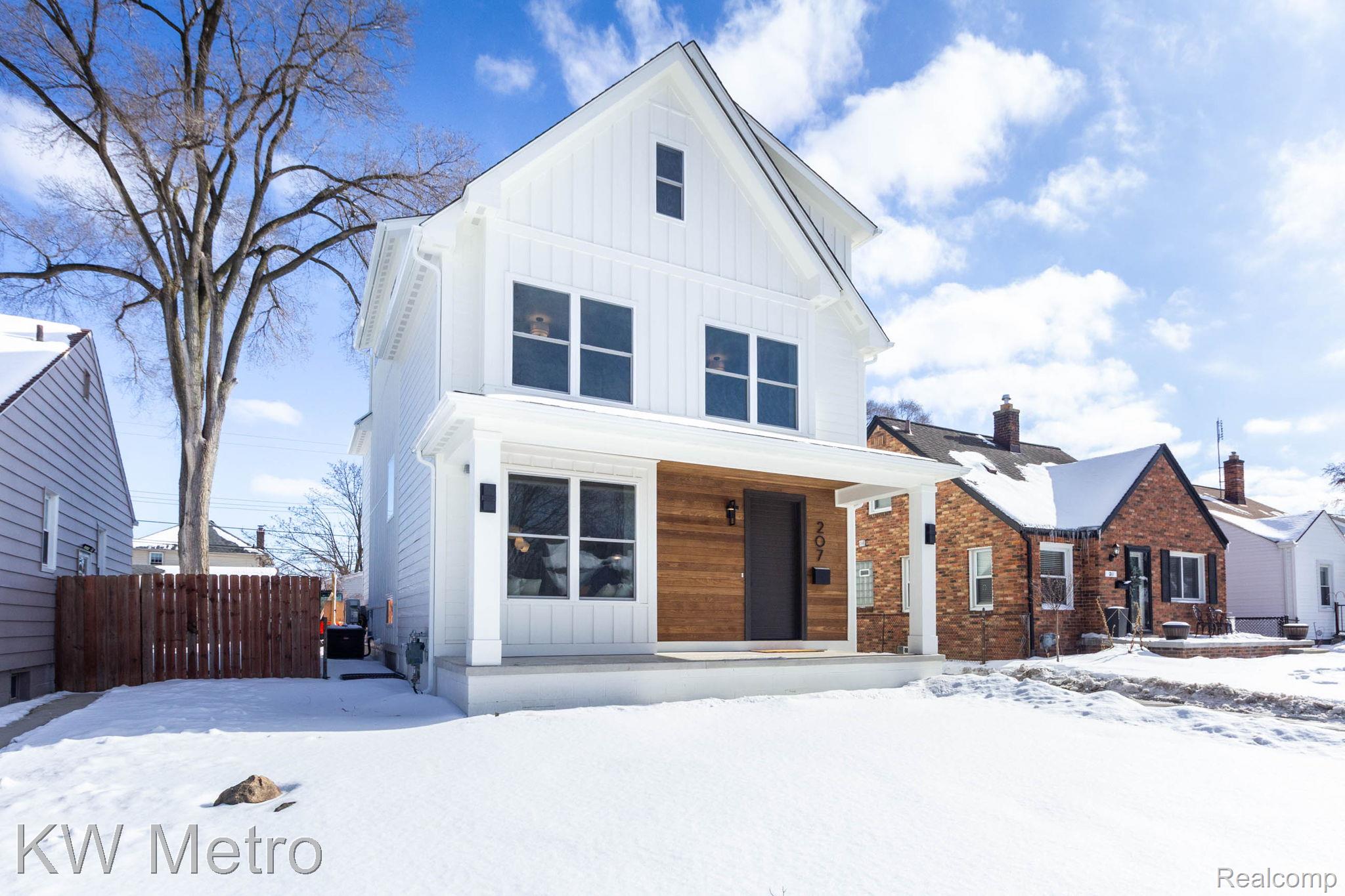 207 S Wilson Avenue Property Photo 1