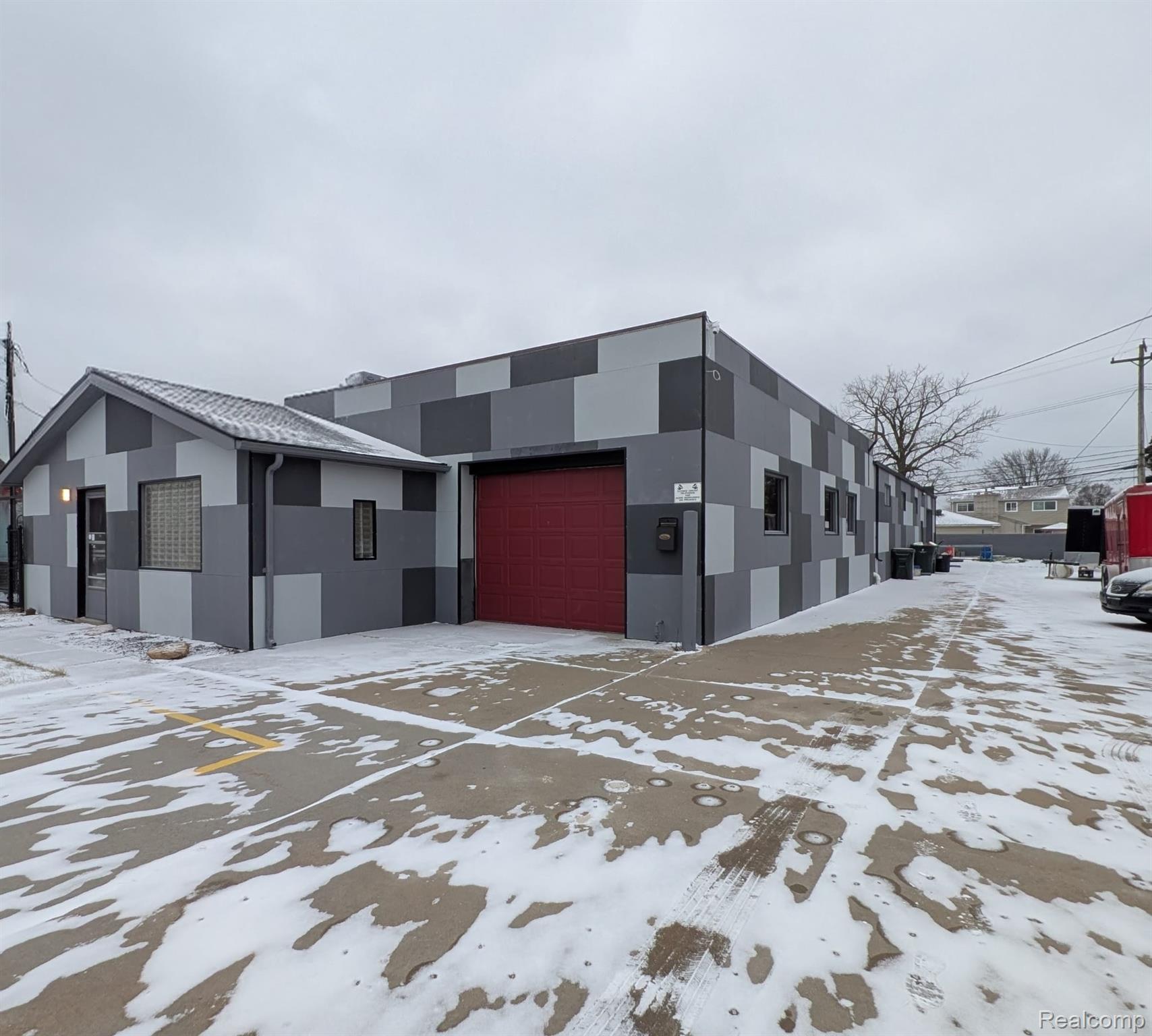 20520 Stephens Street Property Photo 1