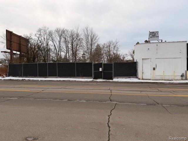 18421 Conant Street Property Photo 1