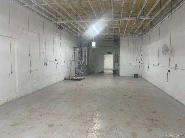 18421 Conant Street Property Photo 3