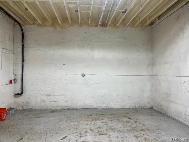 18421 Conant Street Property Photo 5