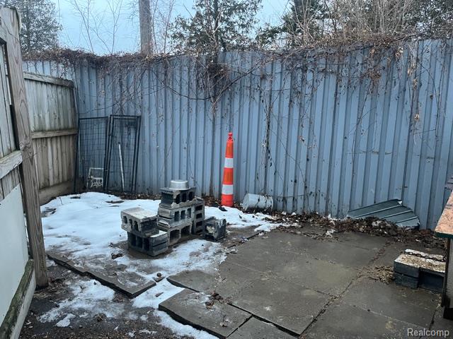 18421 Conant Street Property Photo 8