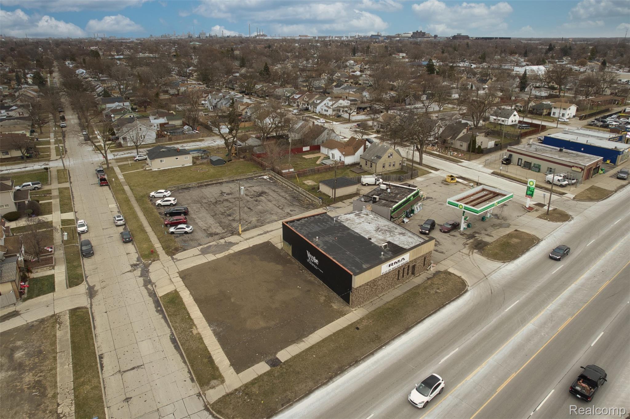 722 Southfield Road Property Photo 1