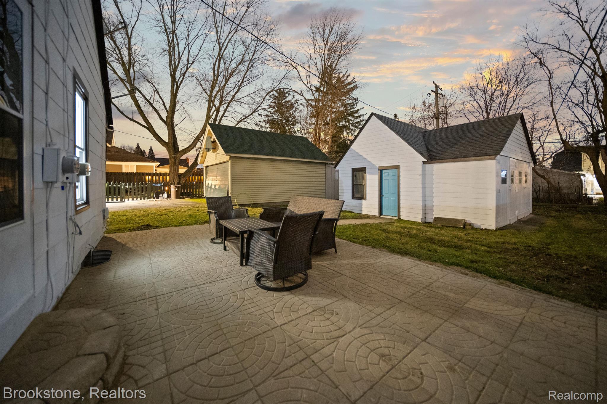 141 Ferndale Avenue Property Photo 4