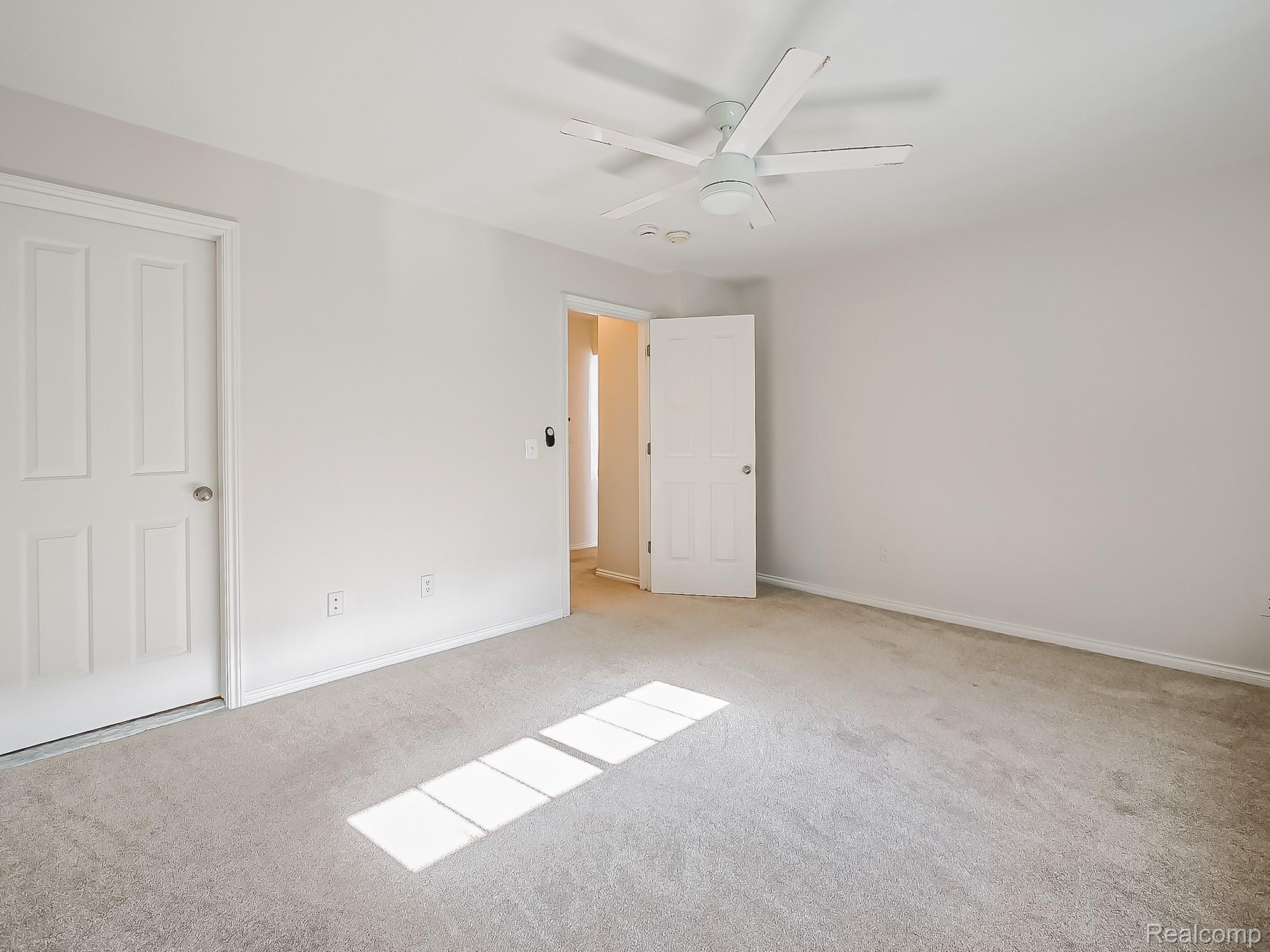 2440 Parmenter Boulevard Property Photo 12