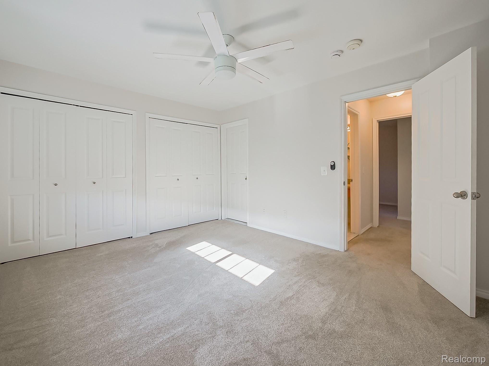 2440 Parmenter Boulevard Property Photo 13