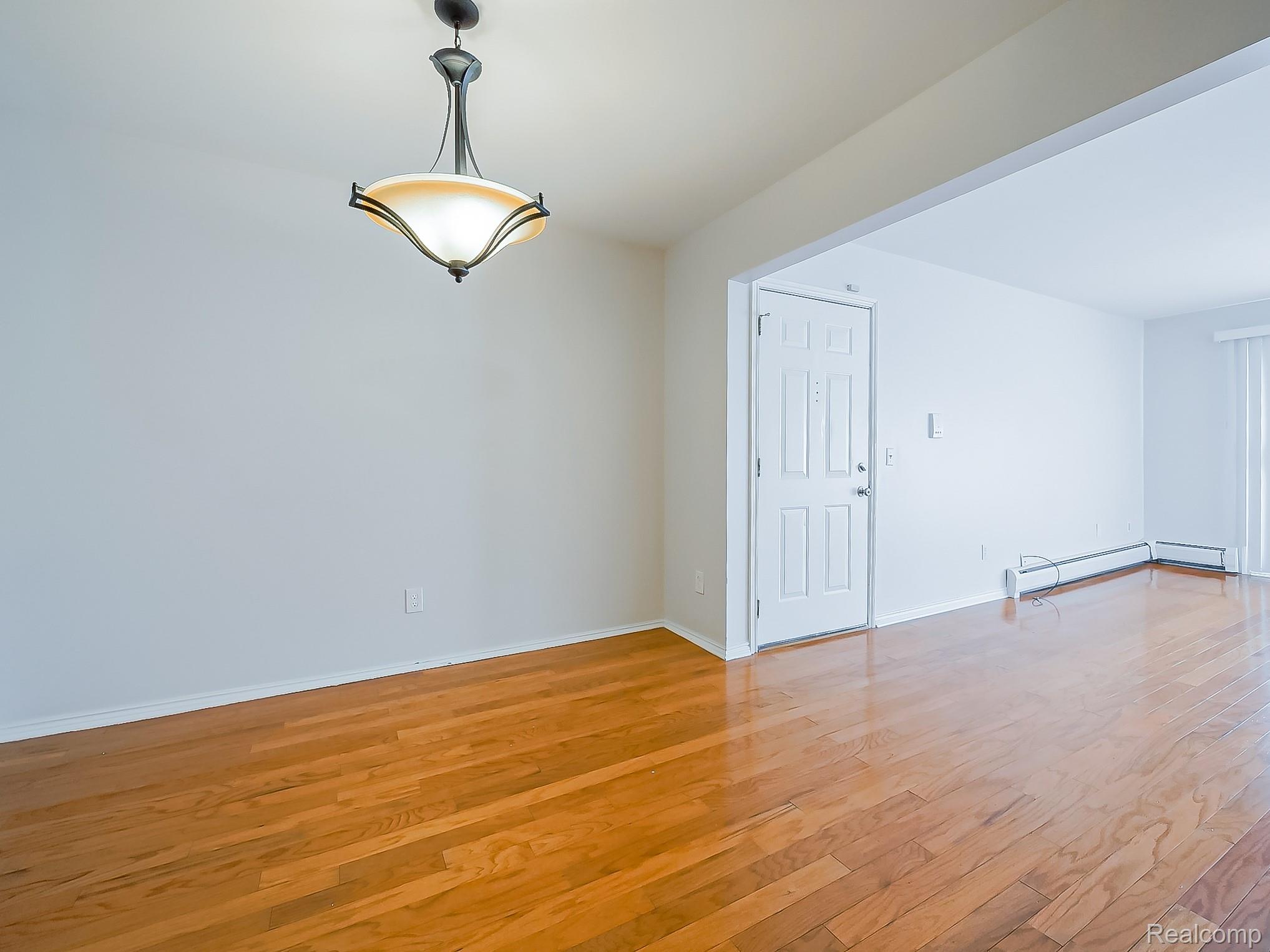 2440 Parmenter Boulevard Property Photo 18