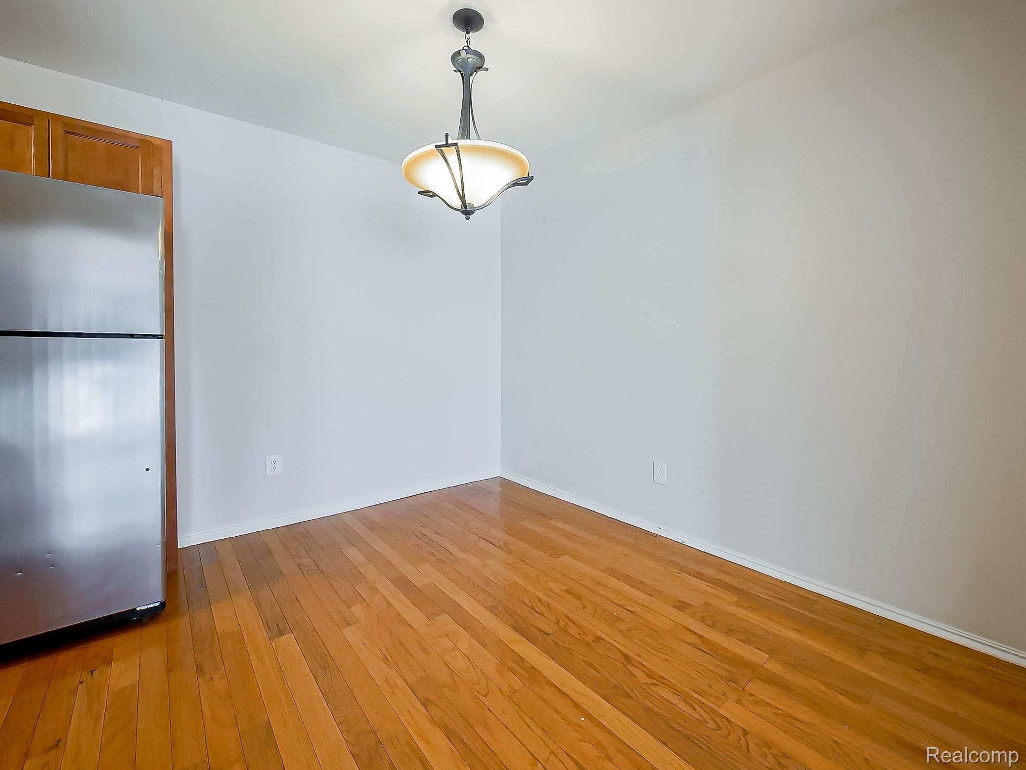 2440 Parmenter Boulevard Property Photo 22